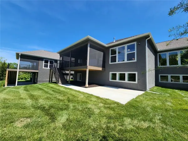 11544 S Olathe View RD, Olathe, KS 66061
