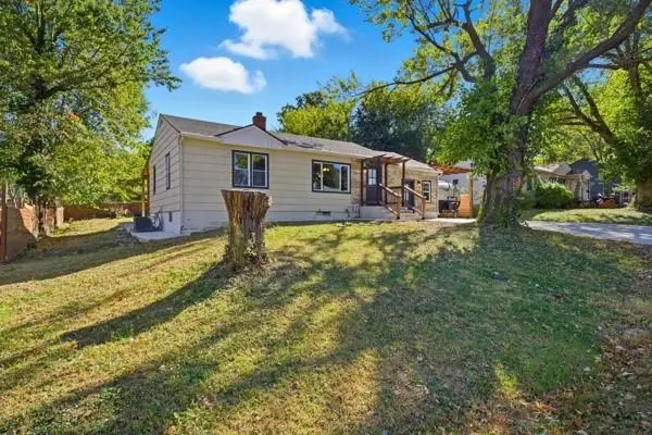 7835 Donnelly AVE, Kansas City, MO 64138