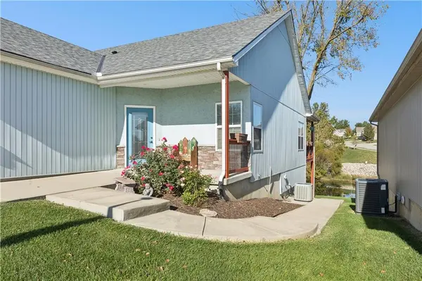 610 E Porter Ridge CT, Kearney, MO 64060