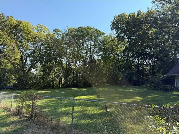 11317 Lister DR, Kansas City, MO 64137