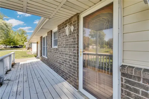 844 E 1st ST, Peculiar, MO 64078