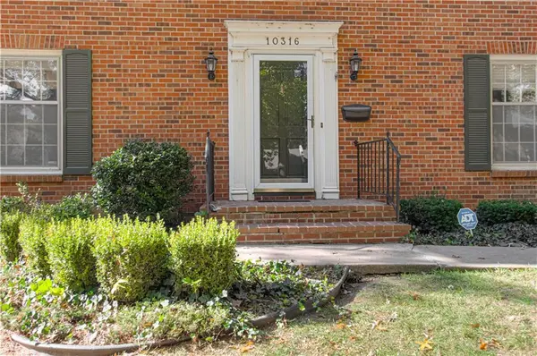 10316 Howe DR, Leawood, KS 66206