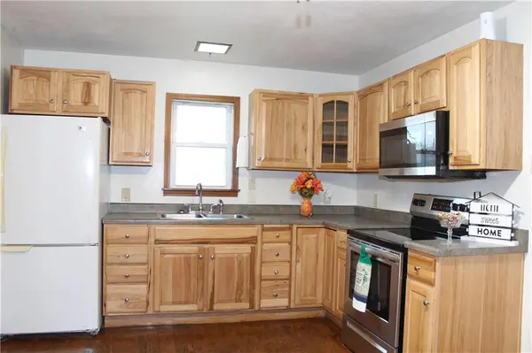 223 E Seward ST, Burlingame, KS 66414