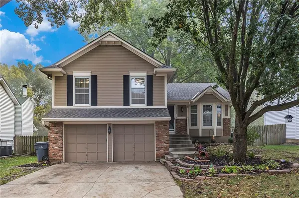 12537 S Brougham DR, Olathe, KS 66062