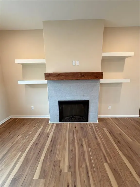 1305 NE Redwood CT, Oak Grove, MO 64075