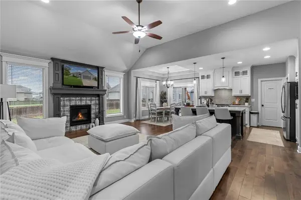 4812 SW 5th ST, Blue Springs, MO 64014