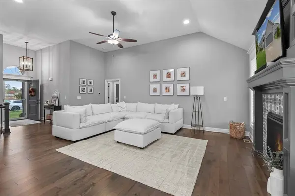 4812 SW 5th ST, Blue Springs, MO 64014