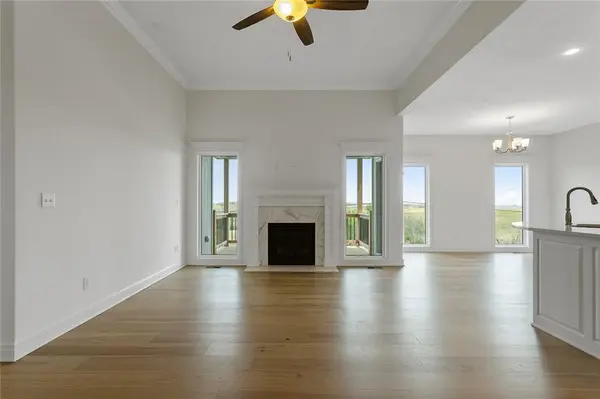 11437 N Auburndale CIR, Kansas City, MO 64157