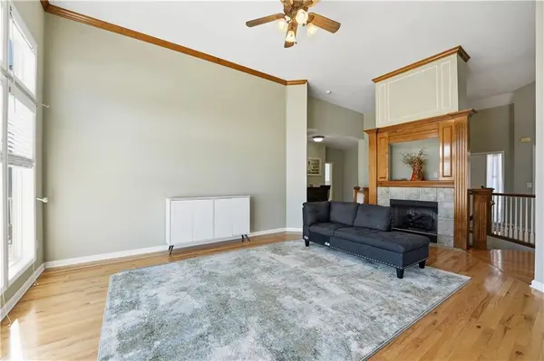 5015 Millbrook ST, Shawnee, KS 66218