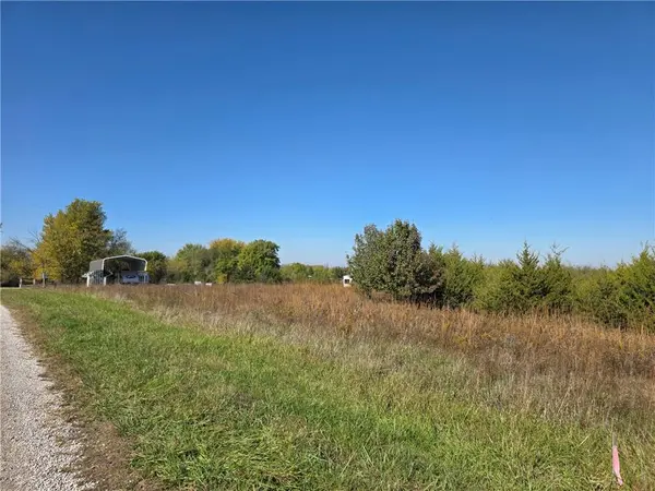 85 & 89 Ravens Roost DR, Linn Valley, KS 66040