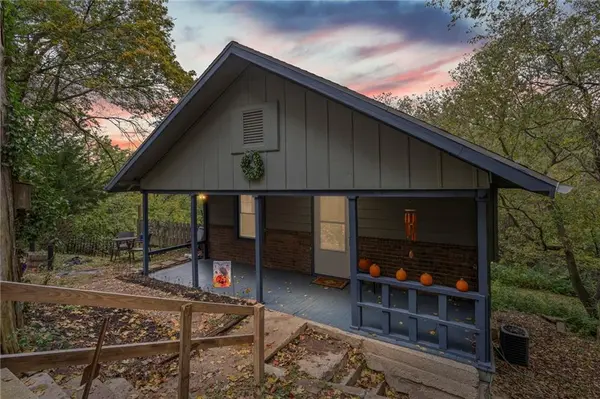 11534 Gill ST, Sugar Creek, MO 64054
