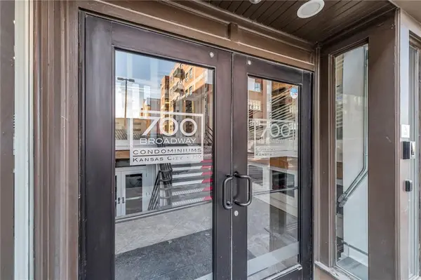 700 Broadway BLVD #310, Kansas City, MO 64105