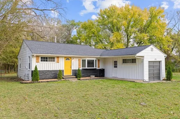 1601 S Independence ST, Harrisonville, MO 64701