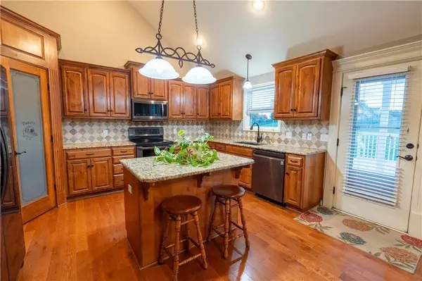 4708 Corinth DR, St Joseph, MO 64506