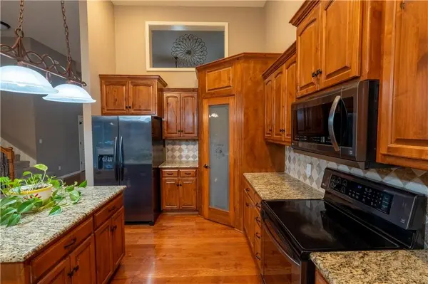 4708 Corinth DR, St Joseph, MO 64506
