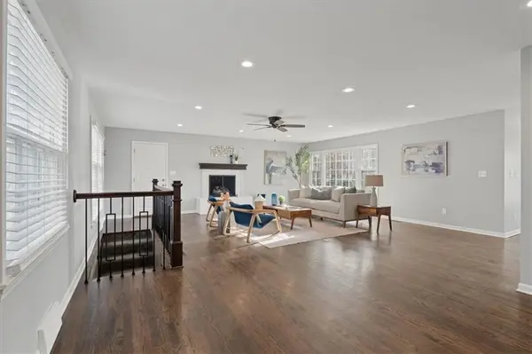 8428 Sagamore RD, Leawood, KS 66206