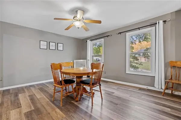 9705 NW Hampton Woods DR, Kansas City, MO 64152