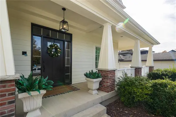 8719 N Sycamore AVE, Kansas City, MO 64157