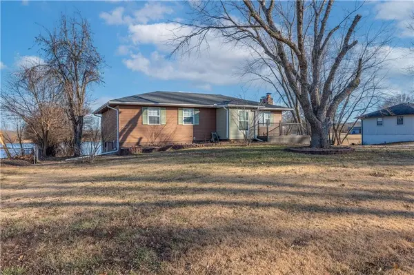 109 SE 421st RD, Warrensburg, MO 64093