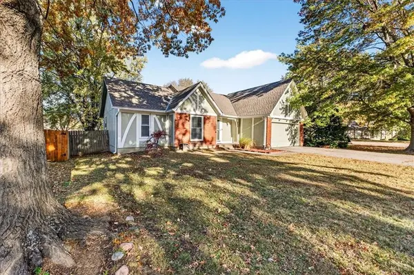 1408 E Oxford PL, Olathe, KS 66062