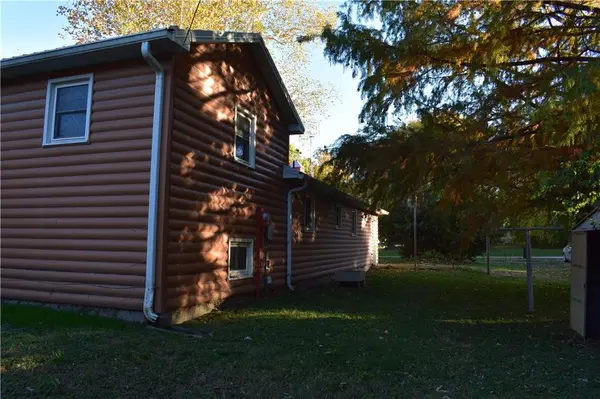 306 N Ballard ST, Burlington Junction, MO 64428