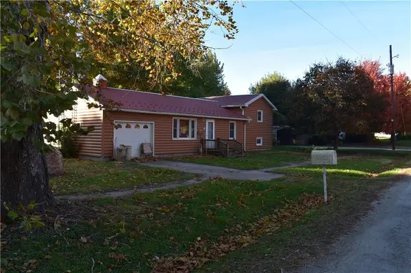 306 N Ballard ST, Burlington Junction, MO 64428