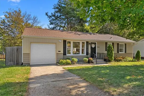 7611 Walmer ST, Prairie Village, KS 66204