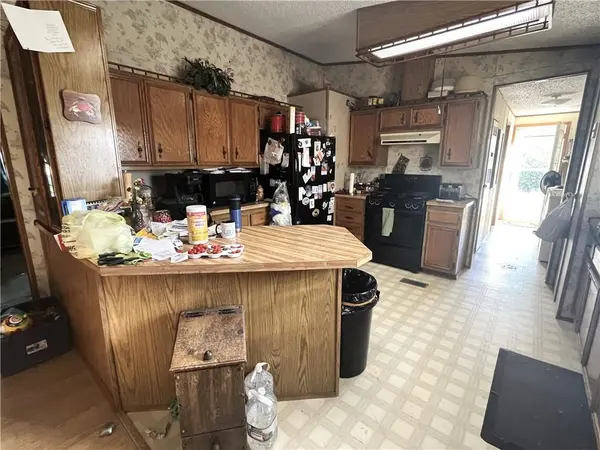 24119 lacey RD, Smithton, MO 65350