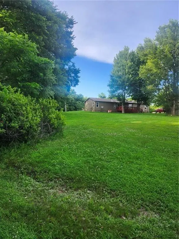 145 Kansas DR, Linn Valley, KS 66040