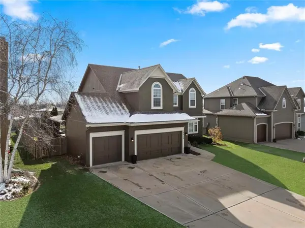 14219 Amanda LN, Basehor, KS 66007