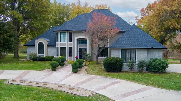12236 Donovan DR, Country Club, MO 64505