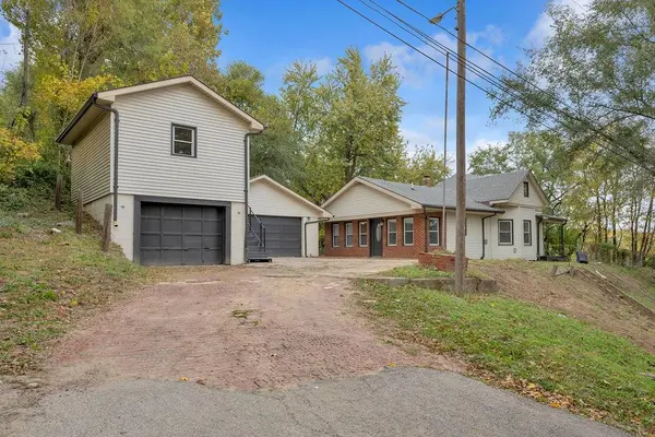 5646 S 2nd ST, St Joseph, MO 64504