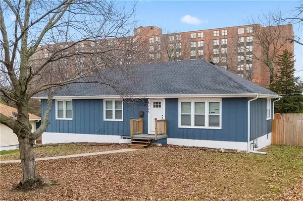 8705 E 53rd TER, Kansas City, MO 64129