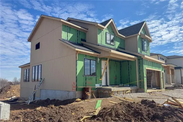 21926 W 99th TER, Lenexa, KS 66220
