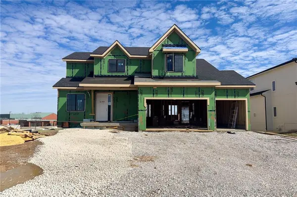 21926 W 99th TER, Lenexa, KS 66220