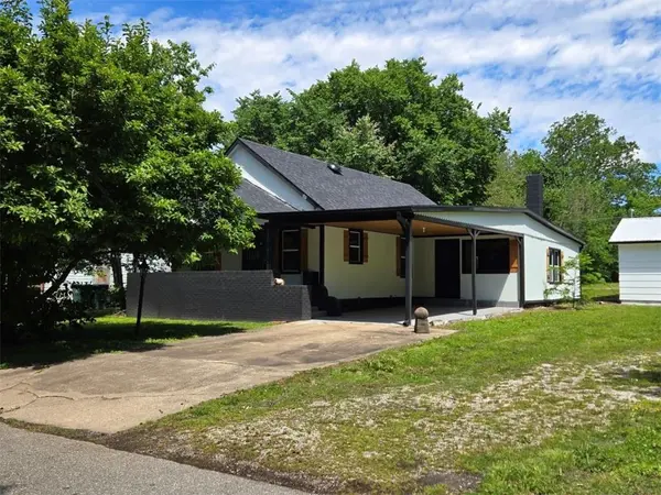 806 W 2nd ST, Pittsburg, KS 66762