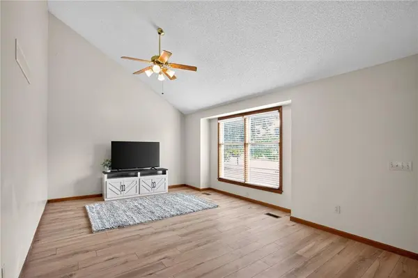 1602 Opal RD, Kearney, MO 64060