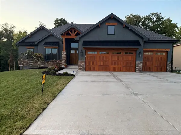 8512 NW 90th TER, Kansas City, MO 64153