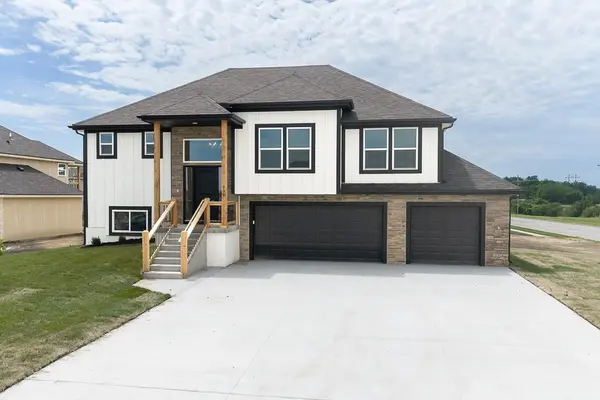 938 168th CT,  Basehor,  KS 66007
