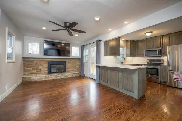 5841 Blackhoof TRL, Merriam, KS 66203