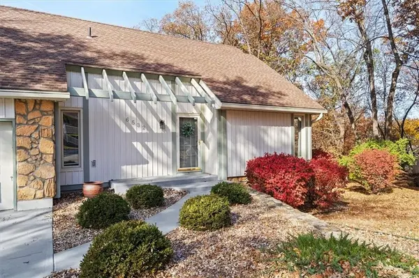 6532 NW Melody CT, Parkville, MO 64152