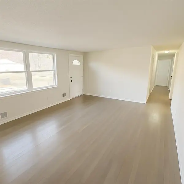 4000 N Jackson TER, Kansas City, MO 64117