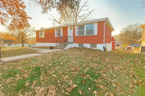 4000 N Jackson TER, Kansas City, MO 64117