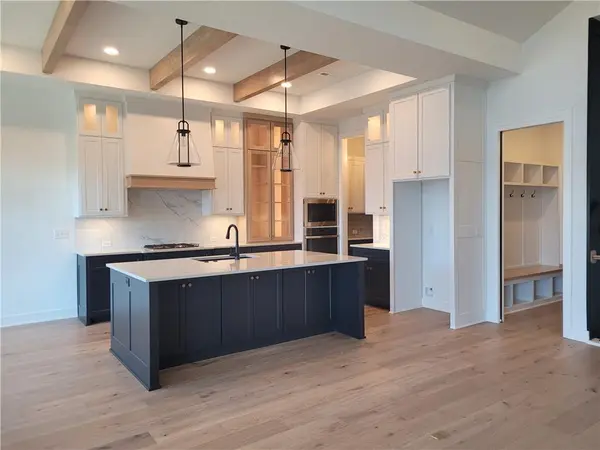 23939 W 113th TER, Olathe, KS 66061