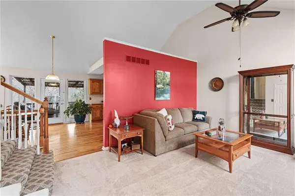 304 Givan CT, Belton, MO 64012