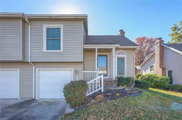 8517 W 109th TER, Overland Park, KS 66210