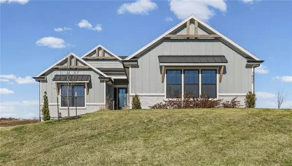 1600 SW 27th ST, Lee's Summit, MO 64082