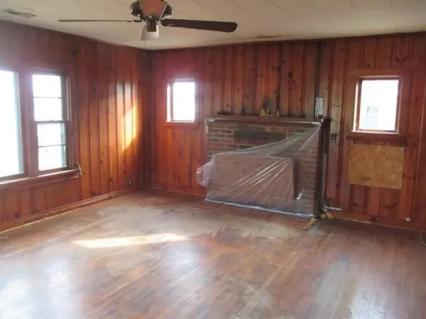 230 E Moniteau ST, Tipton, MO 65081