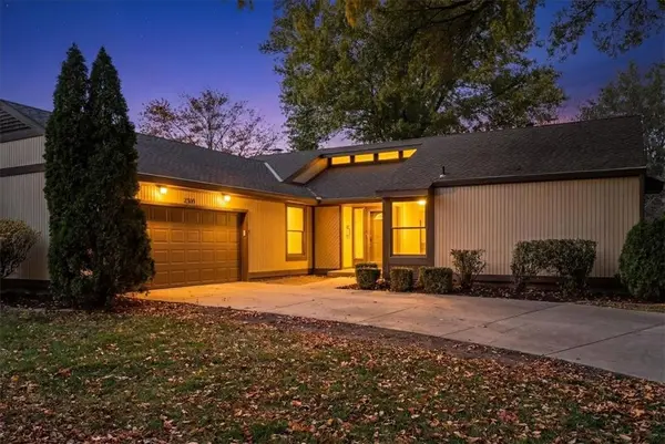 2300 W Post Oak RD, Olathe, KS 66061