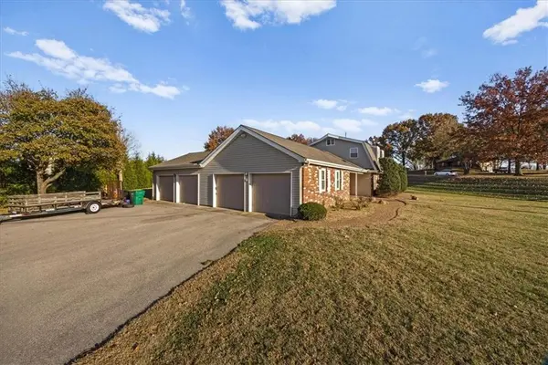 545 S 134 ST, Bonner Springs, KS 66012